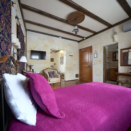 Vista Cave Hotel 2*